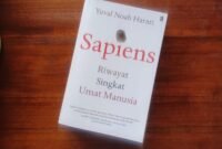 Sapiens: Sejarah Singkat Umat Manusia (Sapiens: A Brief History of Humankind), Buku yang ditulis oleh Yuval Noah Harari
