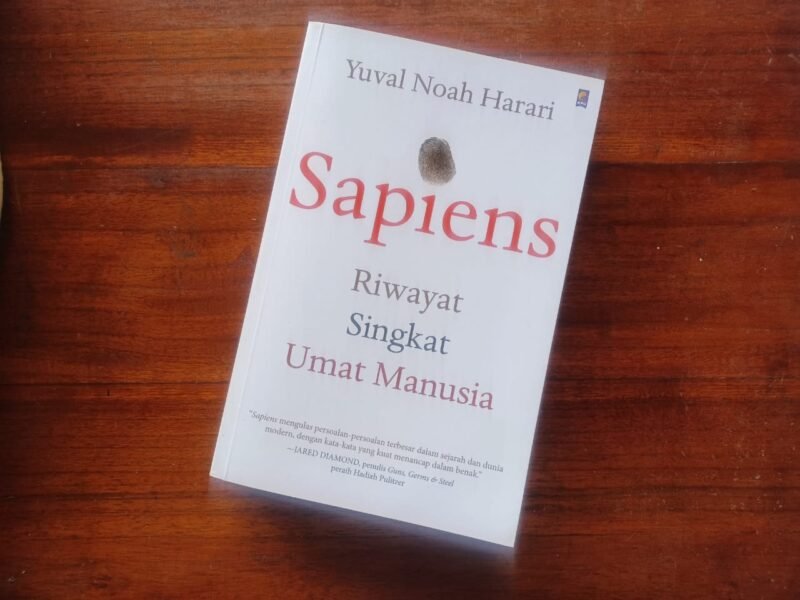 Sapiens: Sejarah Singkat Umat Manusia (Sapiens: A Brief History of Humankind), Buku yang ditulis oleh Yuval Noah Harari