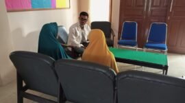 Pendampingan terhadap disabilitas korban kekerasan seksual oleh Tim Pusat Bantuan Hukum LPW NTB, sebagai upaya membuka akses keadilan. Foto: Dok. LPW NTB, 2022.
