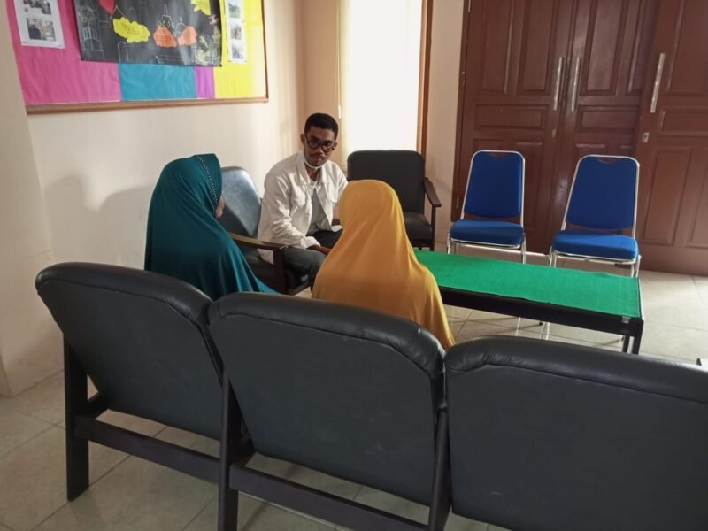 Pendampingan terhadap disabilitas korban kekerasan seksual oleh Tim Pusat Bantuan Hukum LPW NTB, sebagai upaya membuka akses keadilan. Foto: Dok. LPW NTB, 2022.