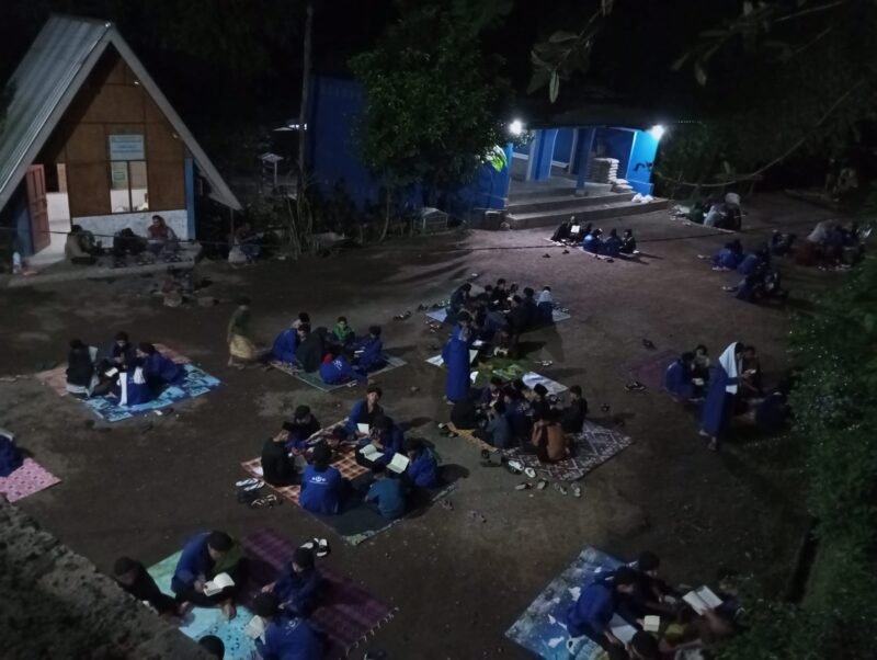 Suasana Pembelajaran di Pondok Pesantren Imam Barzakh NW Bangle, Lombok Timur, NTB. Foto: FB Ponpes Imam Barzakh NW Bangle
