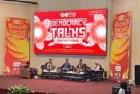 Badan Eksekutif Mahasiswa Fakultas Hukum, Ilmu Sosial, dan Ilmu Politik Universitas Mataram (BEM FHISIP UNRAM) menggelar diskusi publik bertajuk Democracy Talks dengan tema “Masa Depan Demokrasi Indonesia: Membangun Kepemimpinan yang Progresif dan Berintegritas,” di Gedung Dome Universitas Mataram pada Kamis (13/11/2025). Foto: Dok. Istimewa
