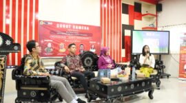 Diskusi Sorot Kamera Unram, Rabu (5/11/2025). (Dari Kanan) Ayu Riska Amelia, S.H.,M,H sebagai moderator, dan narasumber Dr. Zunureni, S.H., M.H., Dr. Rachman Maulana Kafrawi, S.H., M.H., dan Sirwani Yazid Bustami S.IP., MA. Foto: Dok. Sorot Kamera/Baiq Nurul Aini
