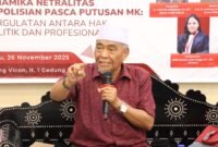 Proff. Dr. Galang Asmara, S.H., M.Hum, Guru Besar Hukum Tata Negara Unram dalam Diskusi Sorot Kamera Fakultas Hukum, Ilmu Sosial dan Ilmu Politik (FHISIP) Universitas Mataram (Unram) Edisi Ke-11 yang bertema “Dinamika Netralitas Kepolisian Pasca Putusan MK: Pergulatan Hak Politik dan Profesionalitas,” pada Rabu 26 November 2025. Foto: Dok. Sorot Kamera/Baiq Nurul Aini