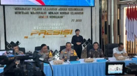 Kapolda Metro Jaya Irjen Pol Asep Edi Suheri (tengah) saat konferensi pers di Jakarta, Jumat (7/11/2025). Foto: ANTARAnews/Ilham Kausar.