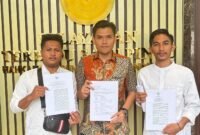 Empat mahasiswa dan paralegal Nusa Tenggara Barat secara resmi mendaftarkan permohonan keberatan hak uji materiil ke Mahkamah Agung terkait Peraturan Kepolisian Negara Republik Indonesia (Perpol) Nomor 10 Tahun 2025. Foto: Dok. Istimewa