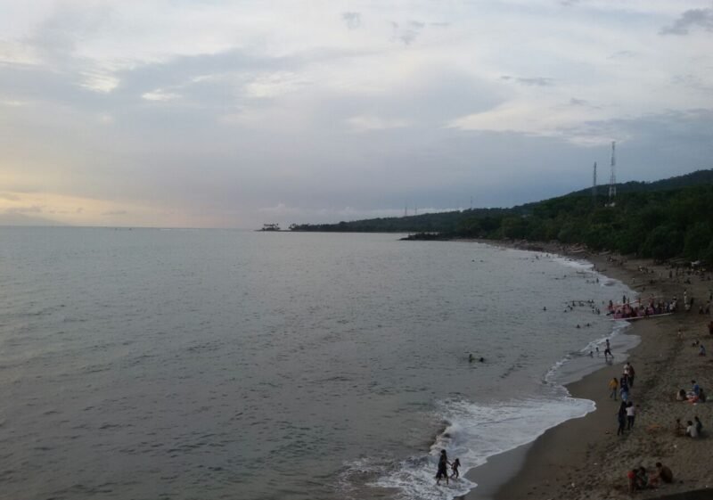 SEMPADAN PANTAI: Penampakan garis pantai di kawasan wisata Senggigi, Lombok Barat, NTB. Foto: Dok. Istimewa