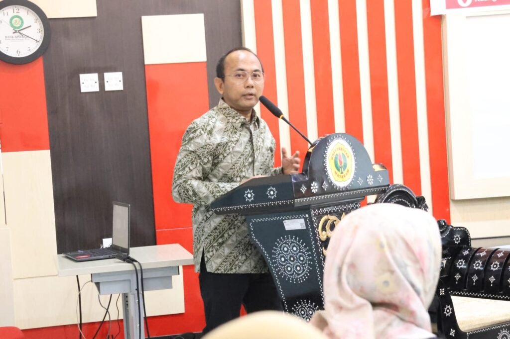 Dr. Lalu Wira Pria Suhartana, S.H.,M.H, Dekan FHISIP UNRAM pada agenda Diskusi Sorot Kamera Seri 13