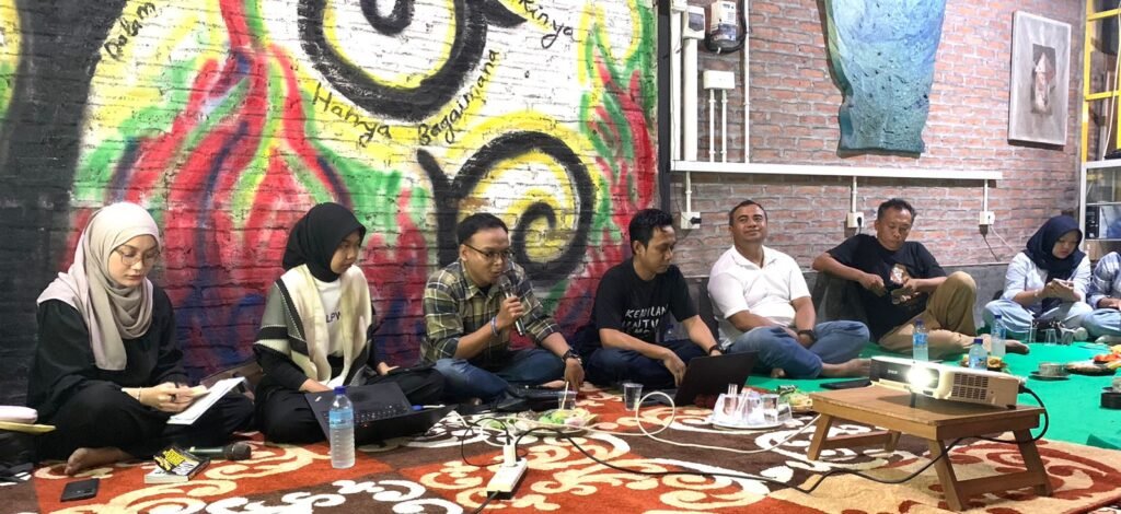 Pemaparan Zaki Akbar pada Literasi Hukum - Hukum Pidana Nasional Perubahan Substansi & Perangkat Peradilan”, Sabtu (1712026) di Ruang Tumbuh Merdeka.