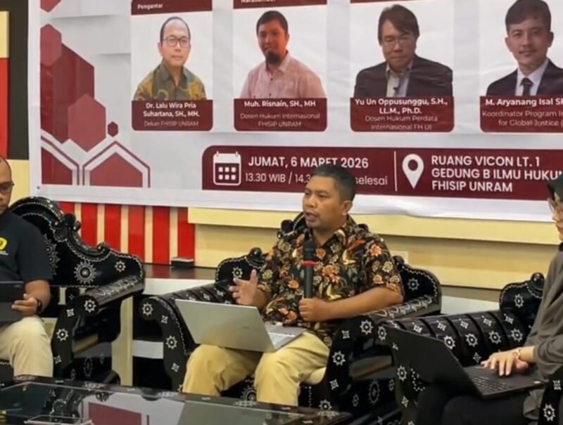 Dr. Muh. Risnain, S.H., M.H., Dosen Hukum Internasional, salah satu narasumber dalam Diskusi Sorot Kamera Seri Ke-15 yang digelar oleh Fakultas Hukum, Ilmu Sosial, dan Ilmu Politik Universitas Mataram (FHISIP Unram), pada Jumat (6/3/2026), mengungkap bahwa perjanjian dagang ini tak seimbang dan mengancam kedaulatan Indonesia. Foto: Keysa/Sorot Kamera
