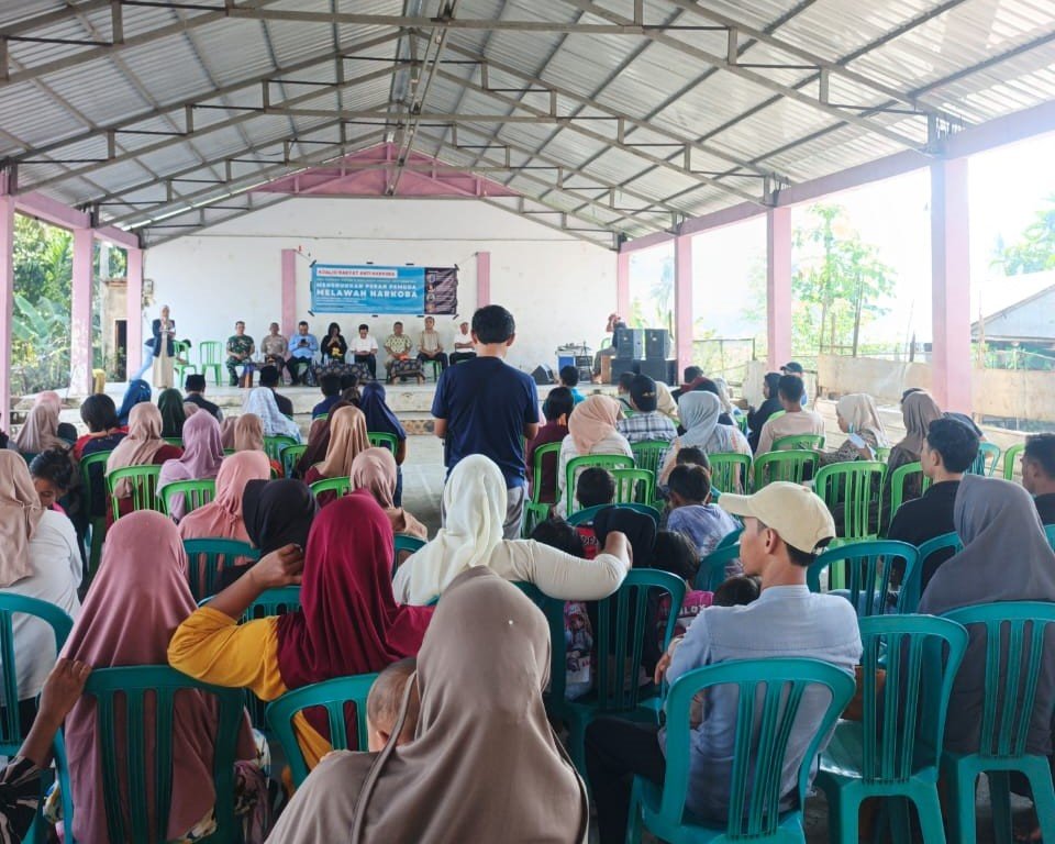 Masyarakat memadati agenda Literasi Hukum dan Deklarasi Pemuda Anti Narkoba, hadir peserta diantaranya ibu rumah tangga, pemuda, kepala sekolah, guru, tokoh agama dan masyarakat hingga perwakilan organisasi/komunitas pemuda dan masyarakat. 