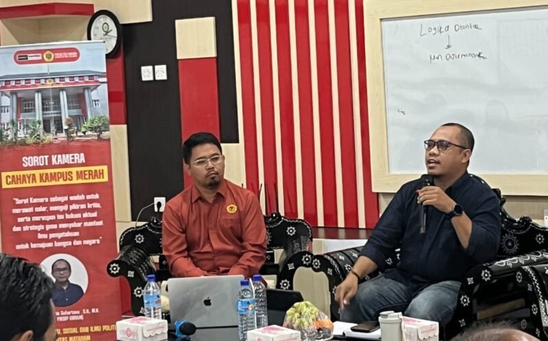 Khairus Febryan Fitrahady, S.H., M.H (Kanan), pada kesempatan sebagai narasumber kegiatan diskusi Sorot Kamera FHISIP Universitas Mataram (Rabu, 30 April 2025). Foto: Keysa/Sorot Kamera