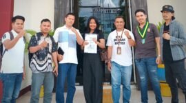 Koalisi Anti Kriminalisasi Aktivis Nusa Tenggara Barat (NTB) secara resmi mengajukan permohonan praperadilan ke Pengadilan Negeri Raba Bima, Senin (16/3/2026). Dok : Koalisi Anti Kriminalisasi Aktivis NTB