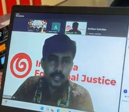 M. Aryanang Isal, S.H., M.H., Program Koordinator Bisnis Indonesia for Global Justice (IGJ), ungkap perjanjian ART ancaman bagi kedaulatan digital, industri, nelayan hingga petani lokal, dalam Diskusi Sorot Kamera Seri Ke-15. Acara yang bertajuk membedah kritis perjanjian ART tersebut diselenggarakan oleh Fakultas Hukum, Ilmu Sosial, dan Ilmu Politik Universitas Mataram (FHISIP Unram) pada Jumat (6/3/2026).