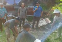 Ketua Umum dan Sekretaris Umum Rukun Keluarga Bima Pulau Lombok (RKBPL) melaksanakan penyembelihan hewan kurban Idul Adha 1447 H di Sekretariat Kasama Weki Rukun Keluarga Bima Pulau Lombok pada acara penyembelihan hewan Qurban, Kamis (28/05/2026). Foto : Dok. Istimewa