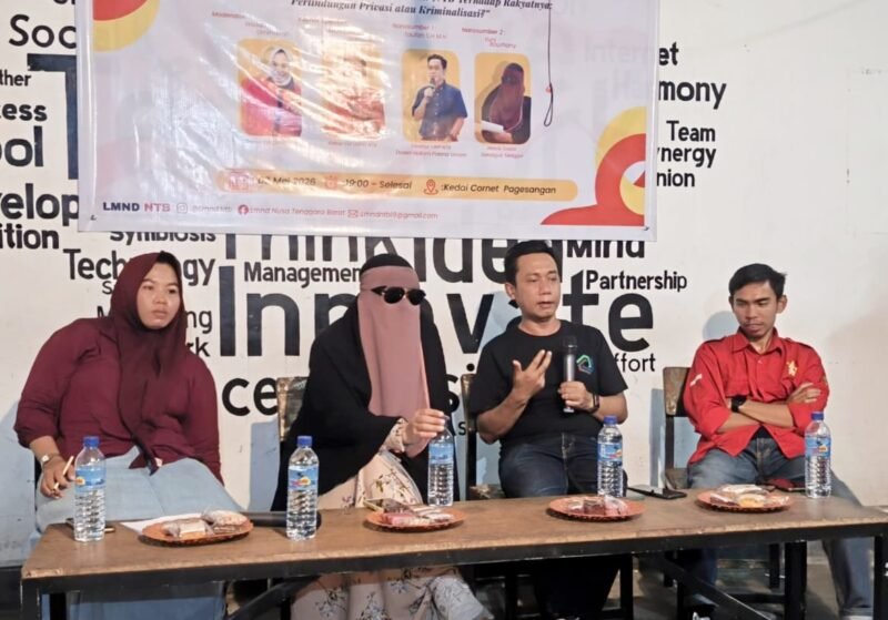 Diskusi Publik  diselenggarakan oleh Liga Mahasiswa Nasional untuk Demokrasi (LMND) NTB, bertajuk “Mengurai Motif di Balik Laporan Gubernur NTB terhadap Rakyatnya: Perlindungan atau Kriminalisasi?” pada Minggu (3/5/2026) di Caffe Cornet. Foto: Dok. Istimewa

