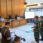 Hakim Ketua Kolonel Chk Fredy Ferdian Isnartanto (kedua kiri) memimpin sidang perdana kasus penyiraman air keras kepada aktivis KontraS Andrie Yunus dengan terdakwa Lettu Sami Lakka, Kapten Nandala Dwi Prasetya, Lettu Budhi Hariyanto Cahyono dan Serda Edi Sudarko di Pengadilan Militer II-08, Jakarta, Rabu (29/4/2026). Foto: ANTARA/Fauzan 