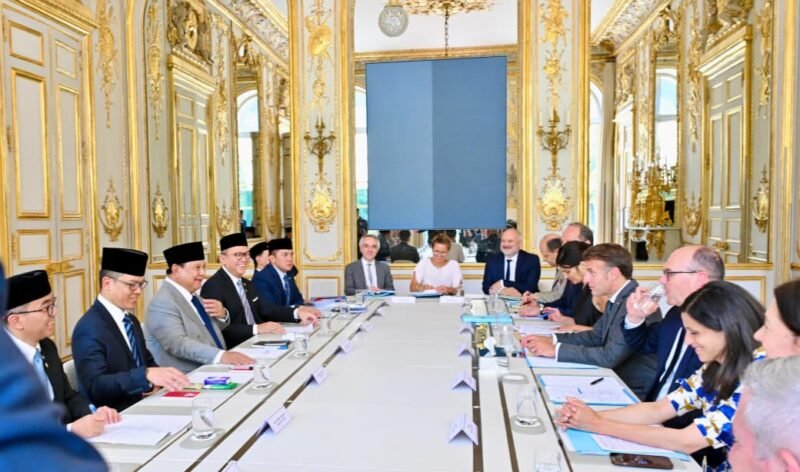 Presiden Republik Indonesia, Prabowo Subianto, melakukan pertemuan bilateral dengan Presiden Republik Prancis, Emmanuel Macron di Istana Élysée, Paris, pada Kamis, 28 Mei 2026. Foto: BPMI Setpres