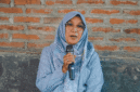 Founder Bale Para Yuli S. Komalasari dalam sesi penyampaian Bedah Buku 
