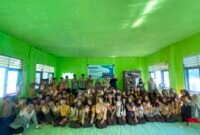 Sosialisasi KKN-PMD Unram Desa Gumantar Gandeng UPTD PPA Beri Edukasi Cegah Pernikahan Anak di SMPN 3 Kayangan. Foto : Dok. Istimewa / Alyssa Rizqia Haris.