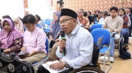 Lalu SNU Pradipta, perwakilan Lombok Independen Disabilitas Indonesia (LIDI NTB), dalam forum Advokasi Penguatan Sistem Perlindungan HAM di Indonesia Melalui Uji Publik RUU HAM yang berlangsung di Ruang Sidang Utama (Aula Prof. Zainal Asikin) FHISIP Universitas Mataram, Rabu (30/6/2026). Foto: Keysha/Sorot Kamera