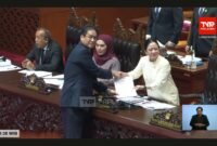 DPR RI bersama Pemerintah resmi mengesahkan Rancangan Undang-Undang Pusat Keuangan Internasional Indonesia (PFII) menjadi undang-undang. 
