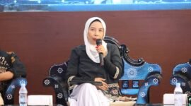 Dr. Zunnuraeni, S.H., M.H., dalam kegiatan Advokasi Penguatan Sistem Perlindungan HAM di Indonesia Melalui Uji Publik Rancangan Undang-Undang Hak Asasi Manusia (RUU HAM) yang digelar di Ruang Sidang Utama (Aula Prof. Zainal Asikin) FHISIP Universitas Mataram, Rabu (30/6/2026). Foto: Keysha/Sorot Kamera