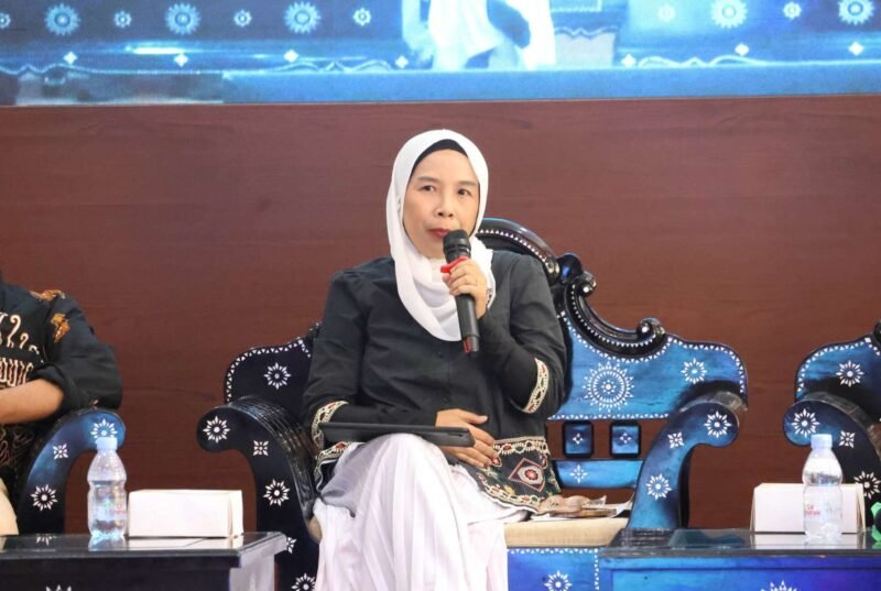 Dr. Zunnuraeni, S.H., M.H., dalam kegiatan Advokasi Penguatan Sistem Perlindungan HAM di Indonesia Melalui Uji Publik Rancangan Undang-Undang Hak Asasi Manusia (RUU HAM) yang digelar di Ruang Sidang Utama (Aula Prof. Zainal Asikin) FHISIP Universitas Mataram, Rabu (30/6/2026). Foto: Keysha/Sorot Kamera