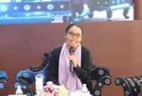 Haiziah selaku Perwakilan Organisasi Masyarakat Sipil, Gema Alam NTB dalam forum Advokasi Penguatan Sistem Perlindungan HAM di Indonesia Melalui Uji Publik RUU HAM. Agenda ini berlangsung di Ruang Sidang Utama (Aula Prof. Zainal Asikin) FHISIP Universitas Mataram, Rabu (30/6/2026). Foto: Keysha/Sorot Kamera