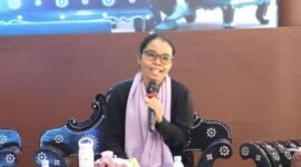 Haiziah selaku Perwakilan Organisasi Masyarakat Sipil, Gema Alam NTB dalam forum Advokasi Penguatan Sistem Perlindungan HAM di Indonesia Melalui Uji Publik RUU HAM. Agenda ini berlangsung di Ruang Sidang Utama (Aula Prof. Zainal Asikin) FHISIP Universitas Mataram, Rabu (30/6/2026). Foto: Keysha/Sorot Kamera