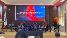 Dewan Pimpinan Cabang Perhimpunan Advokat Indonesia Suara Advokat Indonesia, Mataram (DPC PERADI SAI Mataram) bekerja sama dengan Fakultas Hukum, Ilmu Sosial, dan Ilmu Politik Universitas Mataram (FHISIP Unram) menyelenggarakan Seminar Nasional bertajuk