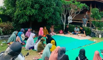 Pemerintah Desa Gapuk bersama Lakpesdam PCNU Lombok Barat menyelenggarakan Musyawarah Desa Khusus (Musdesus) Perempuan Penanggung Jawab Keluarga (PUANJAGA) pada Rabu, 5 Agustus 2026. Foto : Dok. Istimewa