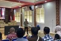 Dekan FHISIP Universitas Mataram, Dr. Lalu Wira Pria Suhartana, S.H., M.H., pada Diskusi publik Sorot Kamera Seri Ke-20 yang digelar Fakultas Hukum, Ilmu Sosial, dan Ilmu Politik Universitas Mataram (FHISIP Unram) membedah isu krusial terkait keberadaan upaya hukum terhadap putusan bebas di tengah pemberlakuan Kitab Undang-Undang Hukum Acara Pidana (KUHAP) baru, Kamis (13/8/2026). Foto: Dokumentasi Sorot Kamera