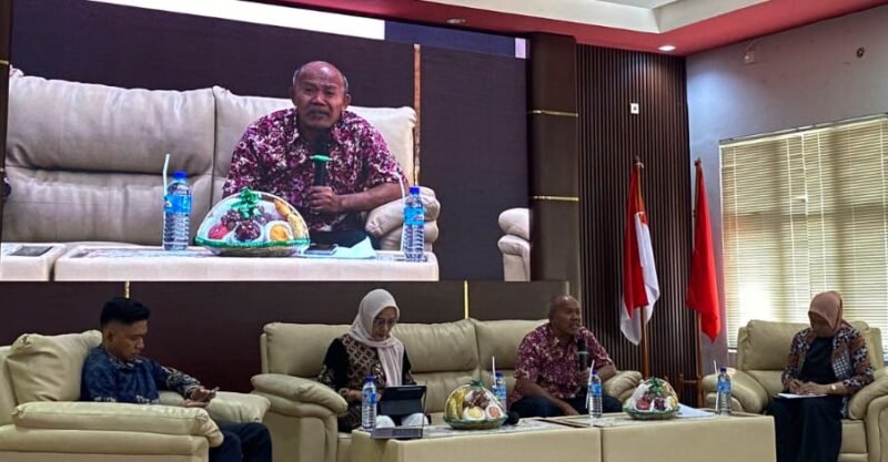 Sorot Kamera FHISIP Unram Kupas Pro-Kontra Upaya Hukum Putusan Bebas Pasca KUHAP Baru, pada Kamis, 13 Agustus 2026. Bertempat di Ruang Sidang Utama (Aula Prof. Zainal Asikin) Lantai 3 Gedung A Fakultas Hukum, Ilmu Sosial, dan Ilmu Politik Universitas Mataram (FHISIP UNRAM), menghadirkan tiga narasumber utama, yakni M. Hotibul Islam, SH, M.Hum., Dr. Laely Wulandari, SH, MH, dan Dr. Rachman Kafrawi, S.H., M.H. Serta dipandu oleh Nunung Rahmania, SH., MH sebagai moderator. Foto: Fathir/Sorot Kamera