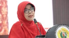 Prof. Dr. Hj. Rodliyah, S.H., M.H. pada Pidato Paripurna (Valedictory Lecture) bertajuk “Masa Depan Hukum Pidana dalam Penanggulangan Kekerasan Terhadap Perempuan” pada Kamis, 27 Agustus 2026, di Ruang Sidang Utama (Aula Prof. Zainal Asikin), Lantai 3 Gedung A FHISIP Unram. Foto: Baiq Nurul/Sorot Kamera