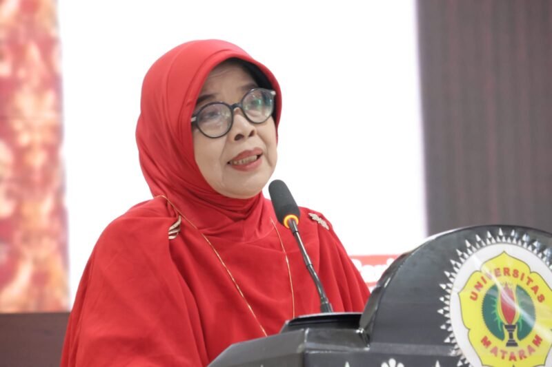Prof. Dr. Hj. Rodliyah, S.H., M.H. pada Pidato Paripurna (Valedictory Lecture) bertajuk “Masa Depan Hukum Pidana dalam Penanggulangan Kekerasan Terhadap Perempuan” pada Kamis, 27 Agustus 2026, di Ruang Sidang Utama (Aula Prof. Zainal Asikin), Lantai 3 Gedung A FHISIP Unram. Foto: Baiq Nurul/Sorot Kamera