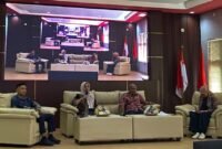 Sorot Kamera FHISIP Unram Kupas Pro-Kontra Upaya Hukum Putusan Bebas Pasca KUHAP Baru, pada Kamis, 13 Agustus 2026. Bertempat di Ruang Sidang Utama (Aula Prof. Zainal Asikin) Lantai 3 Gedung A Fakultas Hukum, Ilmu Sosial, dan Ilmu Politik Universitas Mataram (FHISIP UNRAM), menghadirkan tiga narasumber utama, yakni M. Hotibul Islam, SH, M.Hum., Dr. Laely Wulandari, SH, MH, dan Dr. Rachman Kafrawi, S.H., M.H. Serta dipandu oleh Nunung Rahmania, SH., MH sebagai moderator. Foto: Fathir/Sorot Kamera