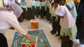 Kelompok Peneliti Bidang Ilmu (KPBI) Biostatistika Program Studi Statistika Universitas Mataram dalam “Penguatan Literasi Digital dan Keterampilan Abad ke-21 untuk Siswa dan Guru SD melalui Pembelajaran Unplugged Berbasis Board Games”, pada Rabu (12/8). Foto: Dok. Istimewa