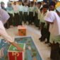 Kelompok Peneliti Bidang Ilmu (KPBI) Biostatistika Program Studi Statistika Universitas Mataram dalam “Penguatan Literasi Digital dan Keterampilan Abad ke-21 untuk Siswa dan Guru SD melalui Pembelajaran Unplugged Berbasis Board Games”, pada Rabu (12/8). Foto: Dok. Istimewa