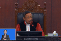 Ketua MK Suhartoyo saat membacakan amar putusan dalam sidang pleno terbuka di Gedung MK, Jakarta, Selasa (6/10/2026). Foto: Youtube Mahkamah Konstitusi RI