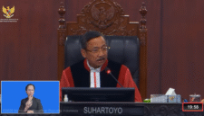 Ketua MK Suhartoyo saat membacakan amar putusan dalam sidang pleno terbuka di Gedung MK, Jakarta, Selasa (6/10/2026). Foto: Youtube Mahkamah Konstitusi RI