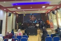 Sorot Kamera (Kampus Merah) Fakultas Hukum, Ilmu Sosial, dan Ilmu Politik (FHISIP) Universitas Mataram bersama Korps HMI-Wati (KOHATI) Himpunan Mahasiswa Islam (HMI) Cabang Mataram menggelar Dialog Publik bertajuk “Membongkar Kekerasan Seksual di Balik Dinding Pesantren dan Lembaga Pendidikan” pada Jumat (16/10/2026). Menghadirkan perwakilan Kantor Wilayah Kementerian Agama Provinsi NTB, Kepala Bidang Perlindungan Anak P3A Dinas Sosial Provinsi NTB Lalu Juhamdi, S.Sos., serta akademisi dan pemerhati perlindungan anak Joko Jumadi, S.H., M.H. Foto: Dok. Istimewa