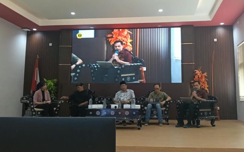 Diskusi Sorot Kamera (Kampus Merah)) kolaborasi dengan BEM FHISIP Universitas Mataram (Unram) bertajuk 