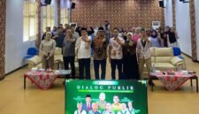 Sorot Kamera (Kampus Merah) Fakultas Hukum, Ilmu Sosial, dan Ilmu Politik (FHISIP) Universitas Mataram bersama Korps HMI-Wati (KOHATI) Himpunan Mahasiswa Islam (HMI) Cabang Mataram menggelar Dialog Publik bertajuk “Membongkar Kekerasan Seksual di Balik Dinding Pesantren dan Lembaga Pendidikan” pada Jumat (16/10/2026). Menghadirkan perwakilan Kantor Wilayah Kementerian Agama Provinsi NTB, Kepala Bidang Perlindungan Anak P3A Dinas Sosial Provinsi NTB Lalu Juhamdi, S.Sos., serta akademisi dan pemerhati perlindungan anak Joko Jumadi, S.H., M.H. Foto: Dok. Istimewa