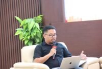 Dr. Dwi Setiyawan Chaniago, S.Sos., M.A., dalam Diskusi Akademik Sorot Kamera Seri Ke-21 bertajuk “Krisis Air di Gili Trawangan Antara Penegakan Hukum dan Prioritas Pariwisata” di Ruang Sidang Utama FHISIP Unram, Rabu (30/9/2026). Foto: Keysha/Sorot Kamera